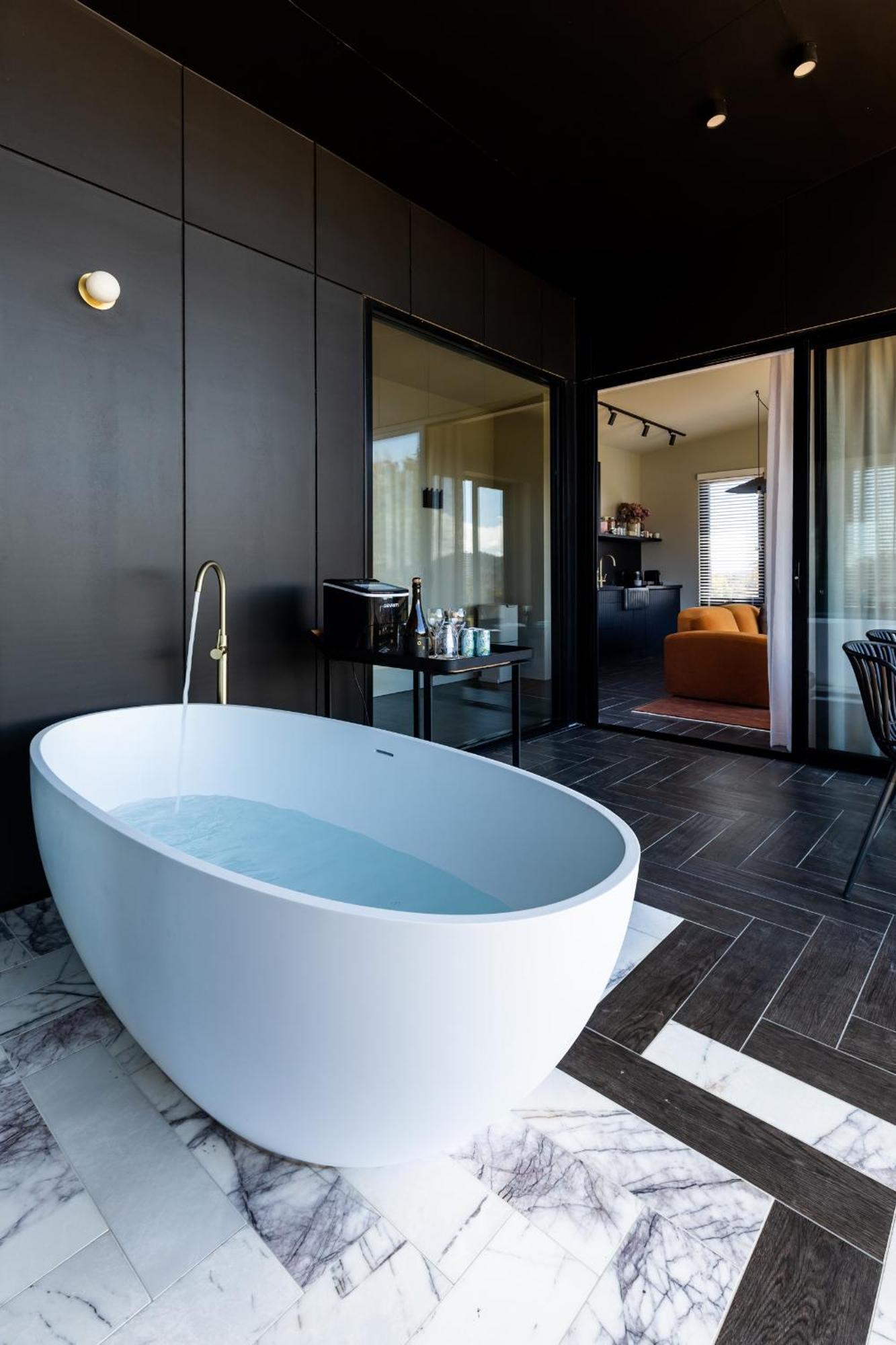 Wherewithal Luxury Suites Carlton Luaran gambar